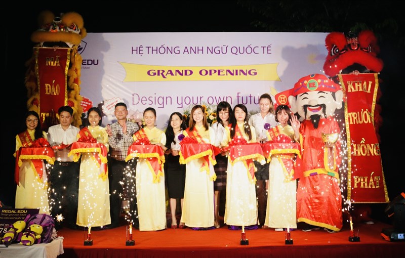 TƯNG BỪNG KHAI TRƯƠNG REGAL EDU MỖ LAO